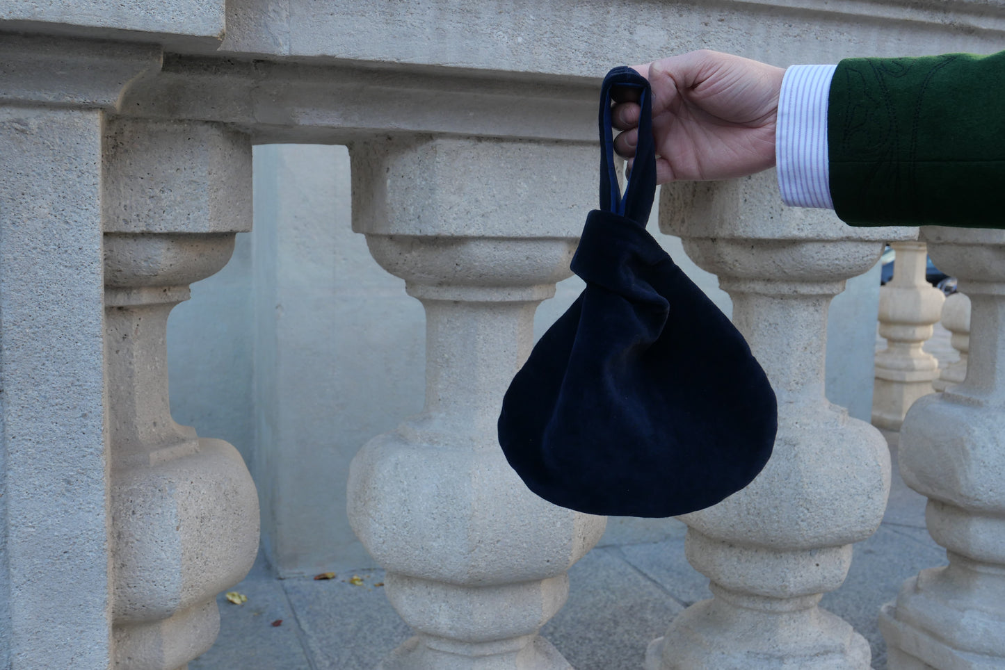 Marine Blu Velvet Bag