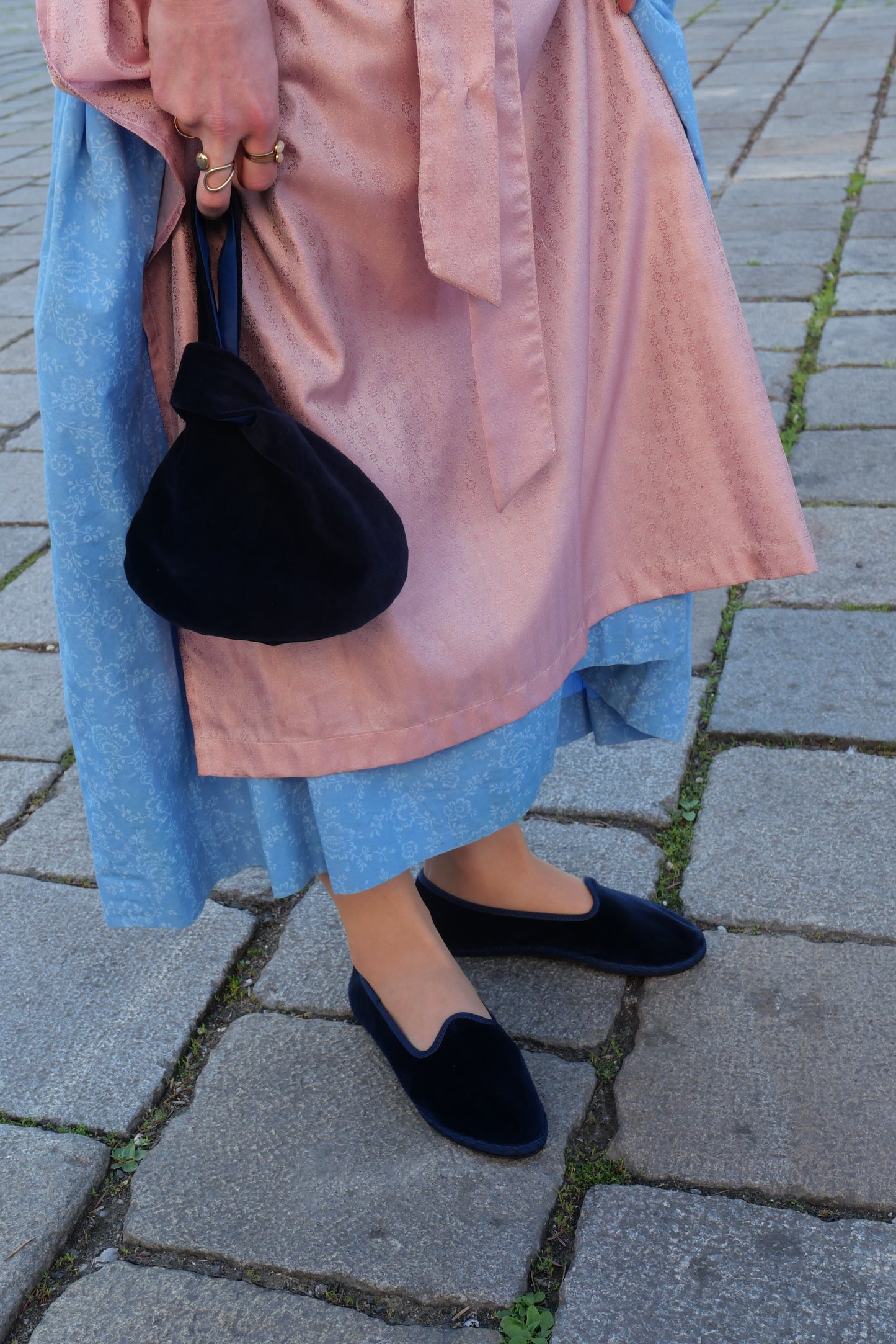 Marine Blu Velvet Bag